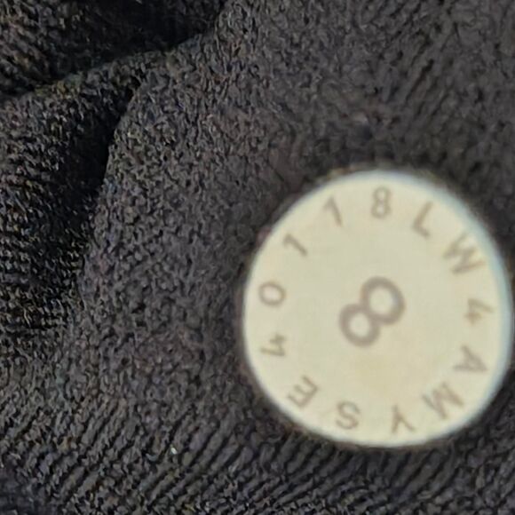 Women’s Lululemon hooded full-zip jacket in size 8 - Picture 4 of 5